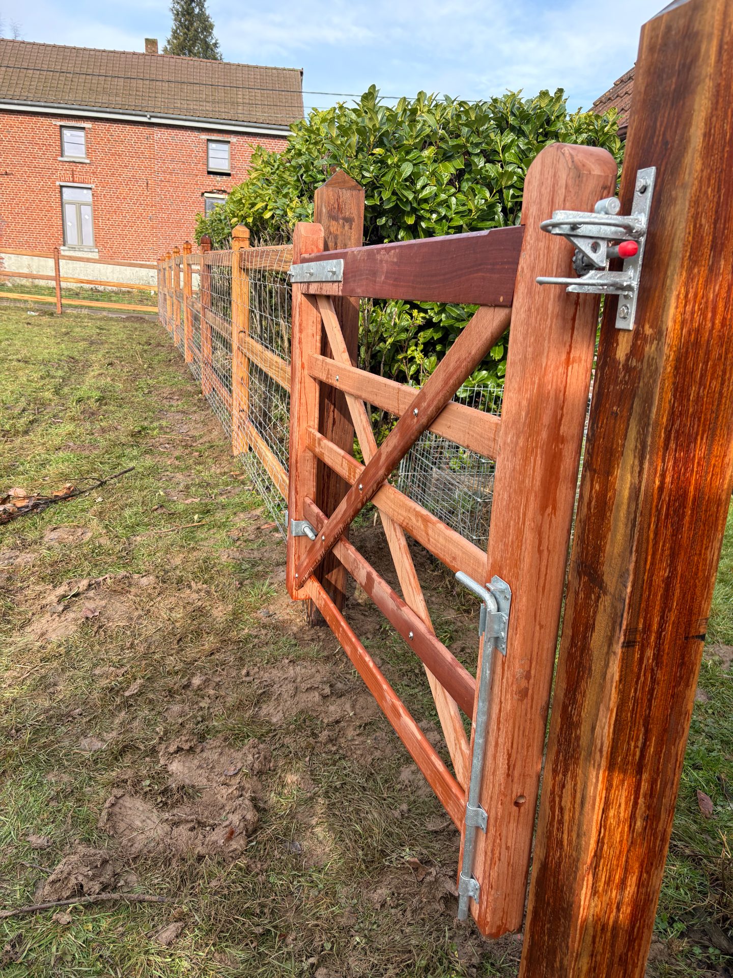 Gate hardware detail