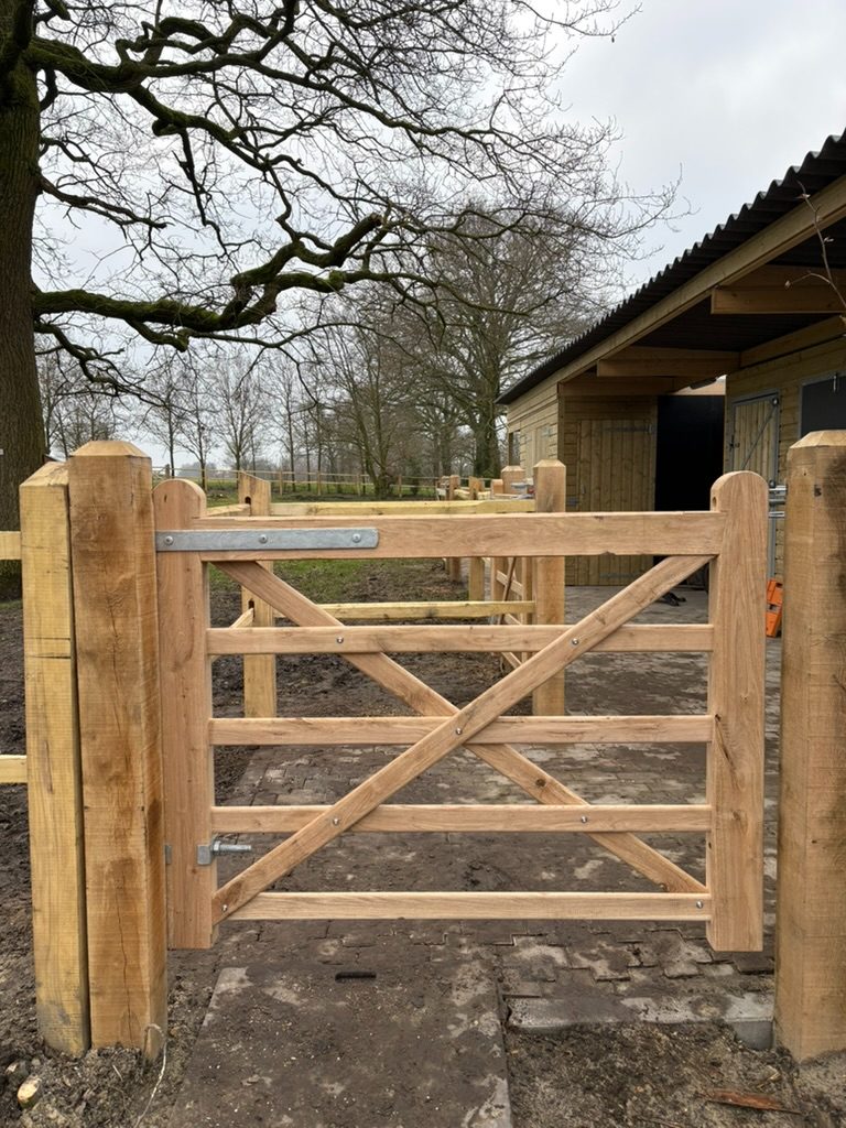Oak gate joinery detail