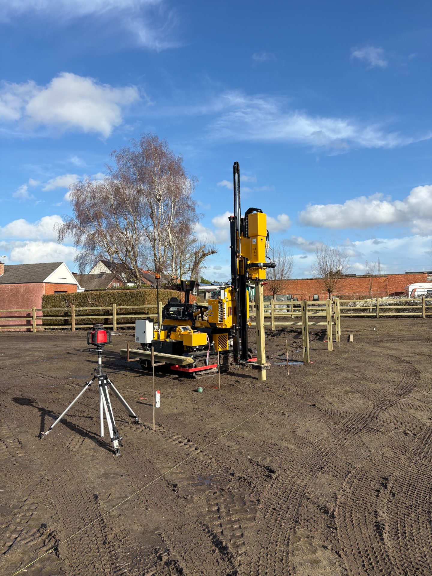 VR Fencing post-driving machine on site